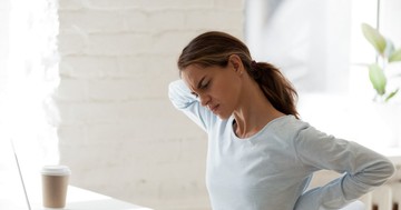 Ülőmunka, kevés mozgás, gerincproblémák: így teszi tönkre a gerincünket a modern életmód