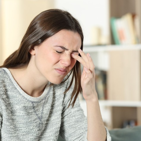 Fehér lerakódás a szempillák tövénél? Ez állhat a háttérben című cikk nyitóképe