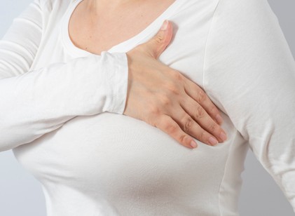 Ezért fáj, feszül a mell menstruáció előtt című cikk nyitóképe
