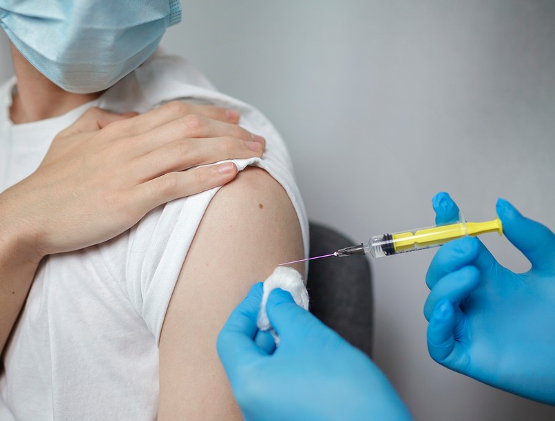 oltás, vakcina, pfizer, mellékhatás