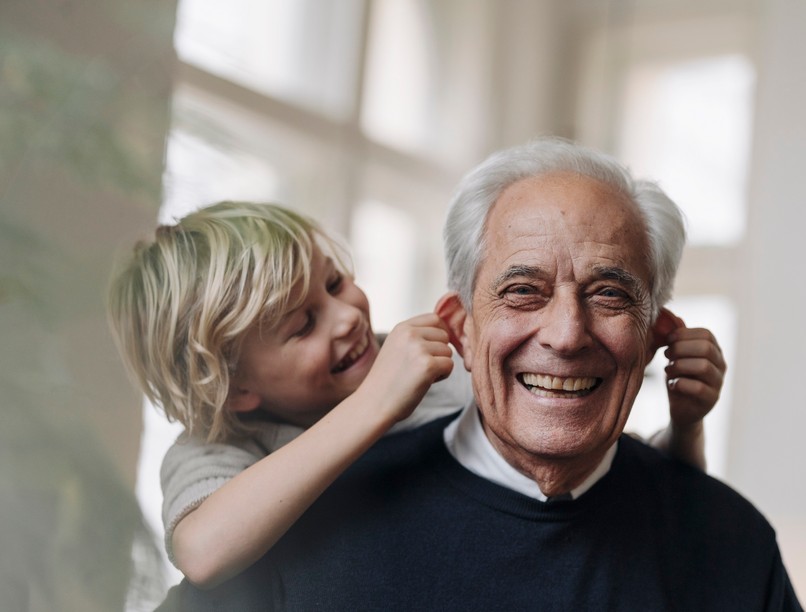 nagyobb fül orr idős miért