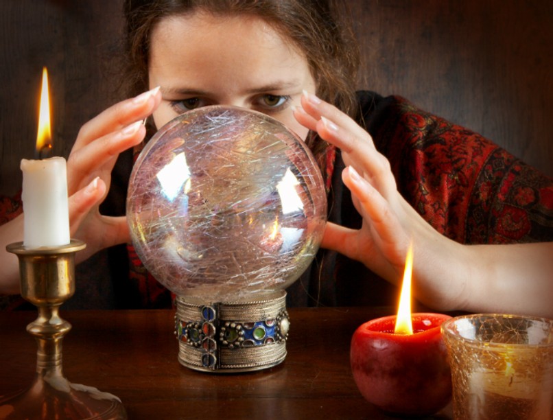 egy_valtozokoru_no_josnohoz_fordul_0