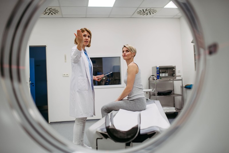 Hogyan zajlik a CT vizsgálat? Lépésről lépésre itt a teljes folyamat