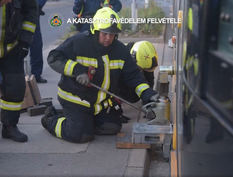 baleset villamosgázolás budapesten