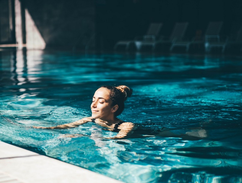 menzesz fájdalom ellen hideg víz úszás