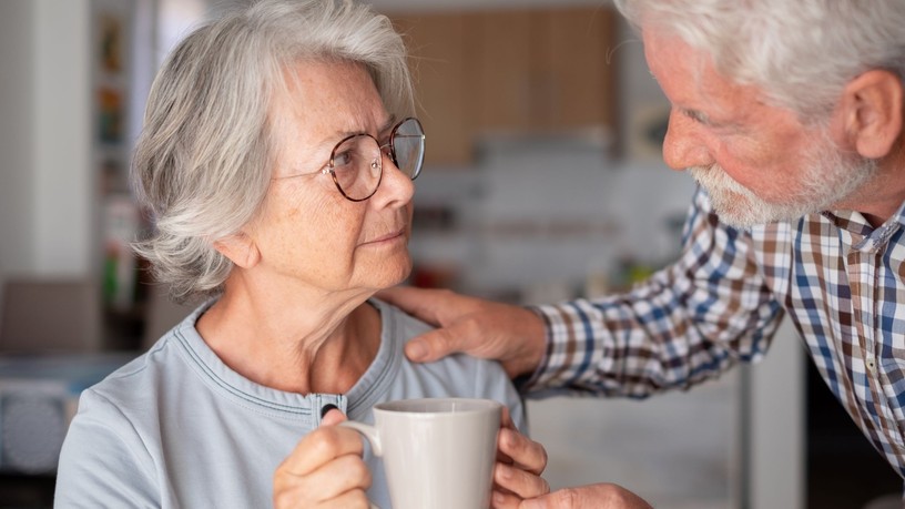 időskori betegségek különbség Alzheimer-kór és demencia között