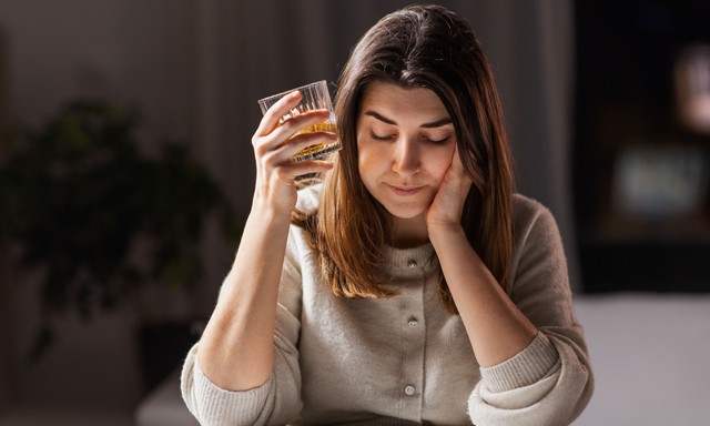 Macskajaj: nem leszünk másnaposak, ha csak egyfélét iszunk?