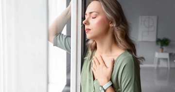  Pánikroham esetén nemcsak a légzés segíthet – egy meglepő módszer, amely valóban csökkentheti a tüneteket 