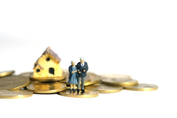 Két tűz között – A szendvicsgeneráció hétköznapi hősei című cikk nyitóképe