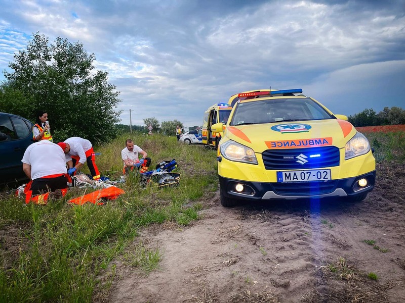 Látott egy autót a szántóba hajtani, ami ezután történt, arra nincsenek szavak