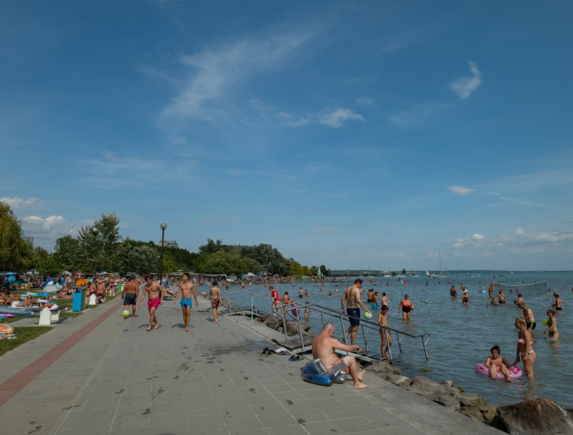 balaton, elsősegély, strand, úszás