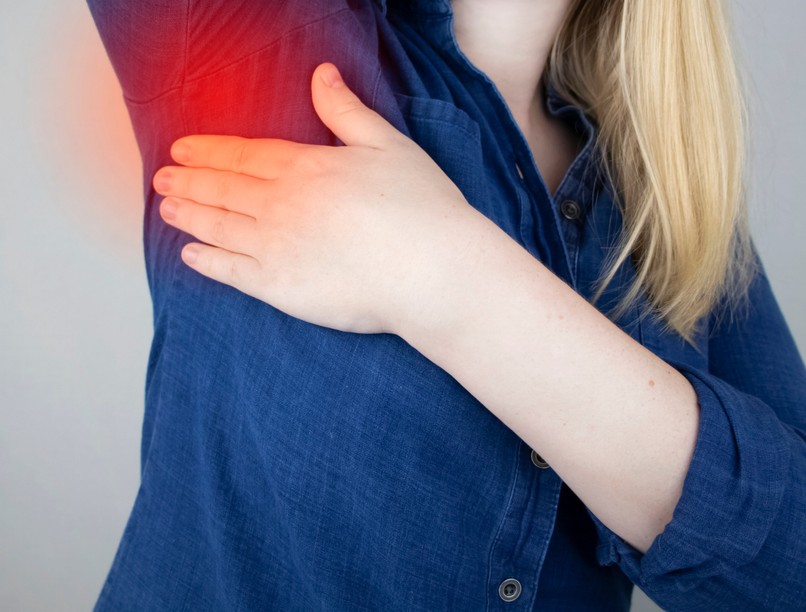 csomó hónalj daganat tumor, rák, mellrák