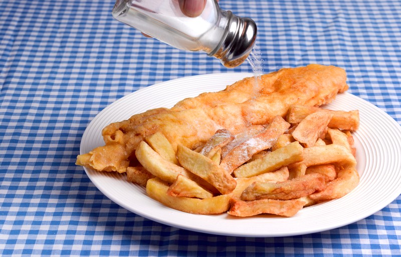 Szereti jól megsózni az ételeket? Ennyivel rövidítheti meg az életét egy új tanulmány szerint