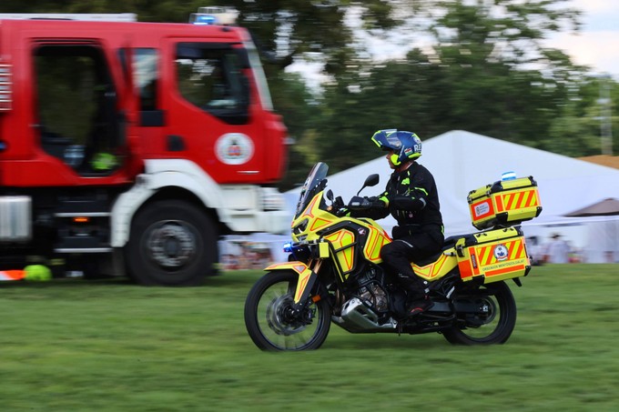 A mentőmotoros lét nemcsak izgalmas, hanem óriási felelősség is, mivel az ellátás egyedül zajlik című cikk nyitóképe