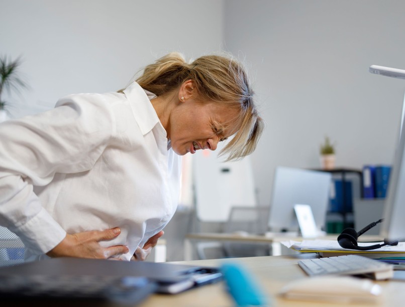 hasfájás, hasgörcs, véres széklet, étvágytalanság, végbélvérzés, sürgősségi