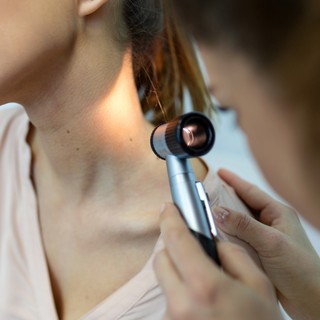 Mikor kell levenni egy anyajegyet, és miről lehet felismerni, hogy gond van? című cikk nyitóképe