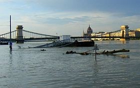 Árvíz - Továbbra is megerősített szolgálatot ad az Országos Tisztifőorvosi Hivatal