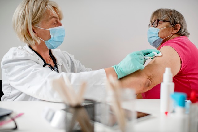 Koronavírus: az elhízottaknak 3 adag Pfizer vakcina kellene a legfrissebb adatok szerint