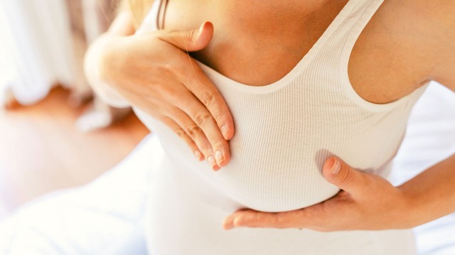 3 héttel a tiszta mammográfia után mellrákot diagnosztizáltak a nőnél – erre a tünetre figyelt fel