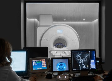 MR és CT vizsgálat: lehet-e veszélyes? Ezekben az esetekben ellenjavallt
