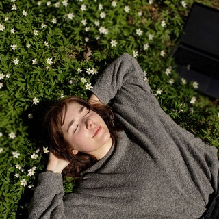 Erre nagyon figyeljen, ha tavasszal napozik! című cikk nyitóképe