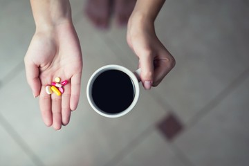 Gyógyszerek, melyeket soha ne vegyen be kávéval