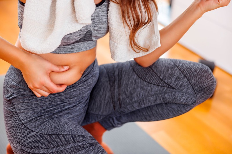 Így lehet csökkenteni a zsigeri zsírt vacsora utáni italokkal