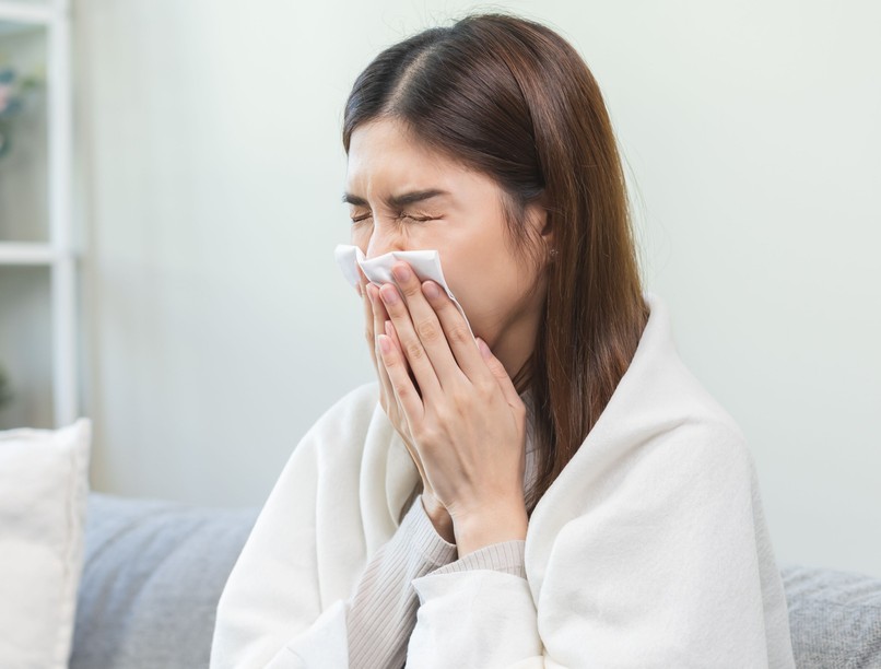 Tüsszögés lakásban oka allergia