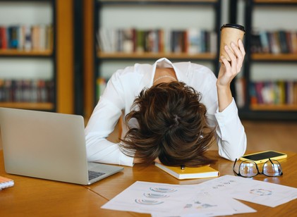 Egy álmatlan éjszaka ára – órá­ról órára, hogyan próbálja meg életben tartani a teste című cikk nyitóképe