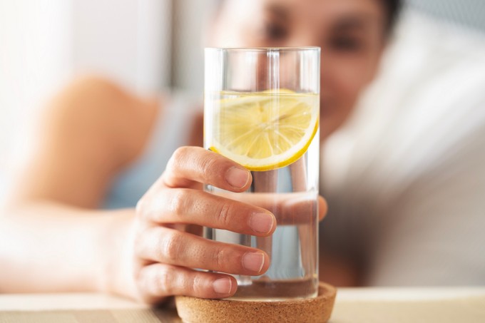 Ezért érdemes langyos citromos vízzel indítani a napot című cikk nyitóképe