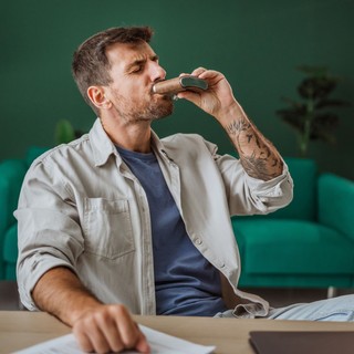 Kutatók szerint az ilyen szemszínnel rendelkezők nagyobb eséllyel válnak alkoholistává című cikk nyitóképe