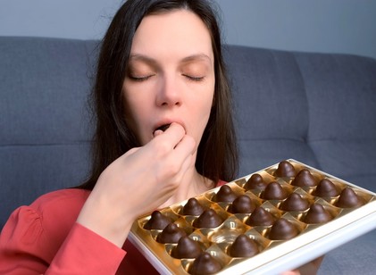 A délutáni cukoréhség többet is jelezhet egyszerű nassolási vágynál című cikk nyitóképe