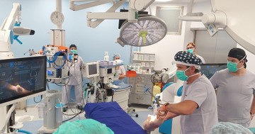  Csúcstechnológiás robotsebészet: az indulás óta megduplázódott az elvégzett térdprotézisműtétek száma 