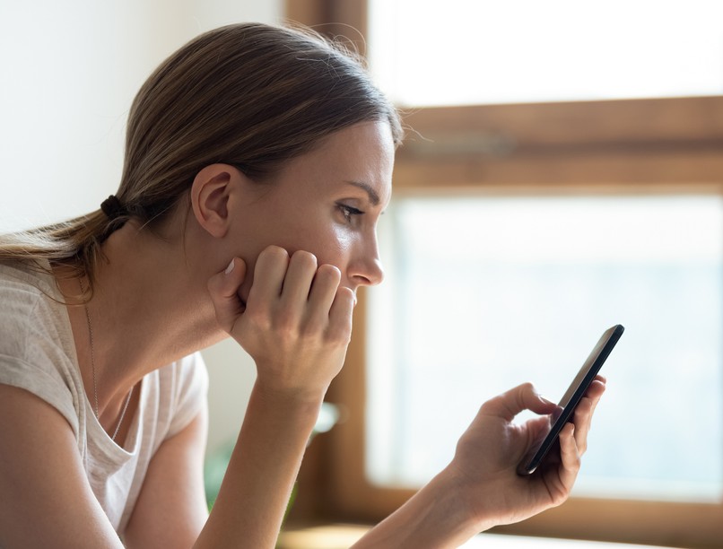 depresszió, szorongás, közösségi média, telefonozás