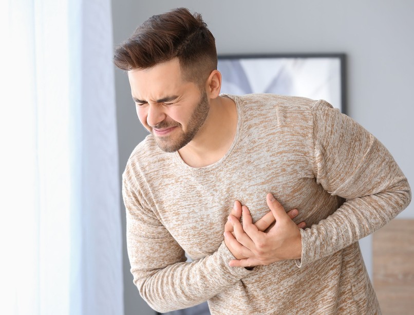 agyvérzés, szívinfarktus, fiatal férfi menedzser szűrés