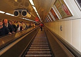 Közérdekű: defibrillátorok a metróban