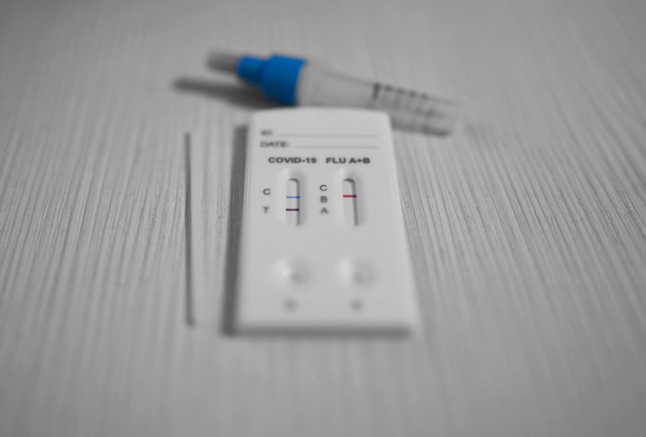 Koronavírus: így működik az otthoni Covid gyorsteszt