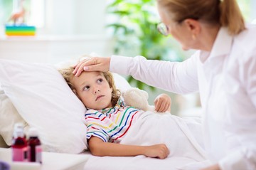 Kiknek kellene (újra) oltatni szamárköhögés ellen?