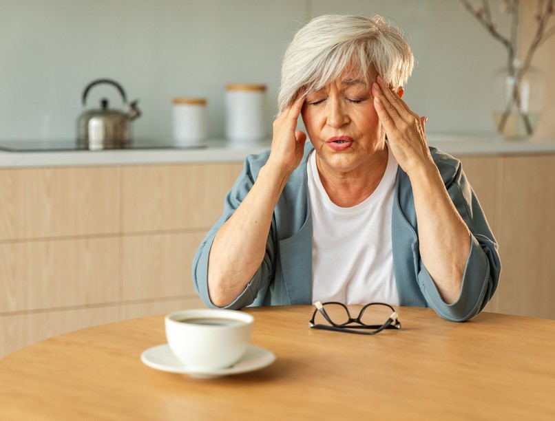 Éles, hasogató fejfájás migrén