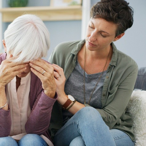 Az Alzheimer-kór 5 korai jele, amit beszéd közben lehet először észrevenni című cikk nyitóképe