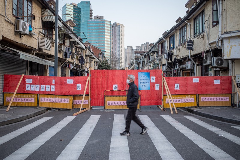 Koronavírus: kiderült, mikor térhet vissza Sanghajban az élet a normális kerékvágásba