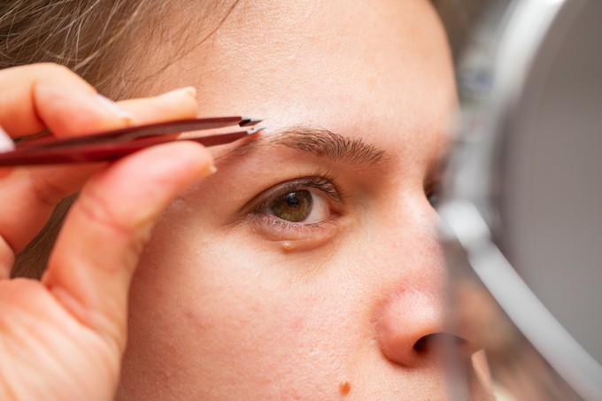 Miért nem nő vissza a szemöldök egy idő után, ha túlszedtük? című cikk nyitóképe