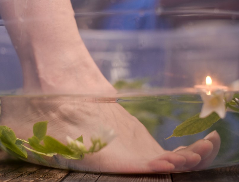 Repedezett sarkak ellen lábfürdő zöld tea