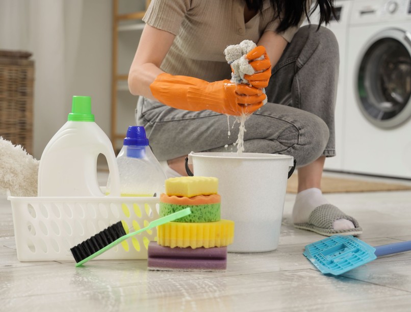 felmosás esővízzel, ecettel sóval