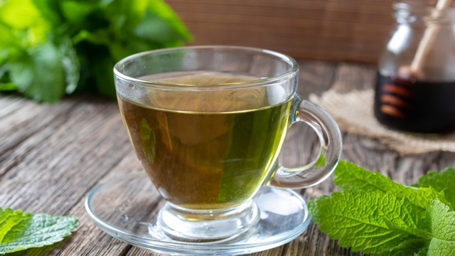 Ez a gyógynövény segíthet enyhíteni a stresszt és az emésztőrendszernek is jót tehet