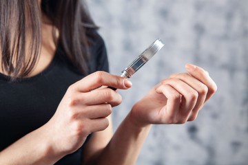 Tüdőrákra utalhat az, ha ilyenek a körmei