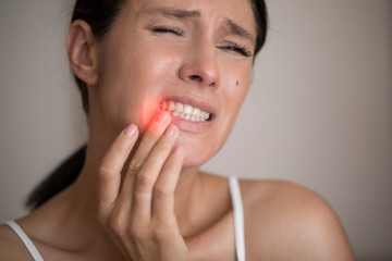 Herpeszvírus okozta fertőzések: tünetei, lefolyása és kezelése