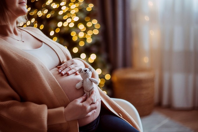 Karácsony várandósan: erre figyeljen, hogy nyugalomban teljenek az ünnepek című cikk nyitóképe