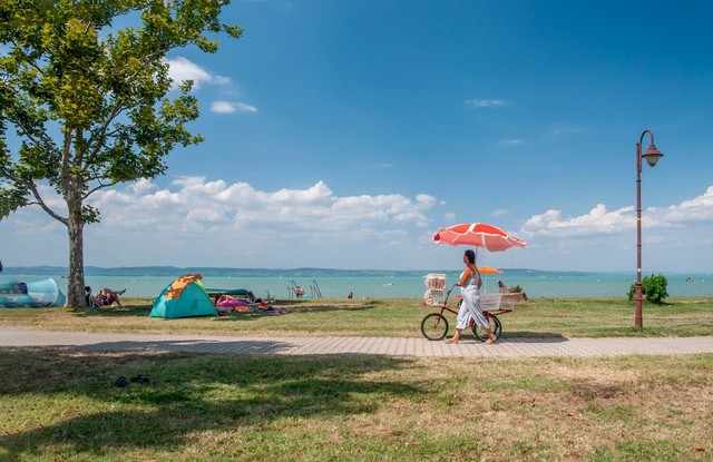 Újra kellett éleszteni egy idős férfit az egyik balatoni strandon