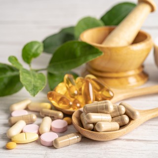 Ezeket az étrend-kiegészítőket szedje, ha reumatológiai betegséggel küzd című cikk nyitóképe